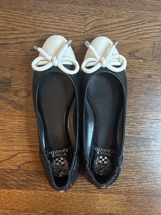Vince Camuto Shoes - Worn once! Vince Camuto Black & Cream Ballet Flats -Bow Detail Silver accents